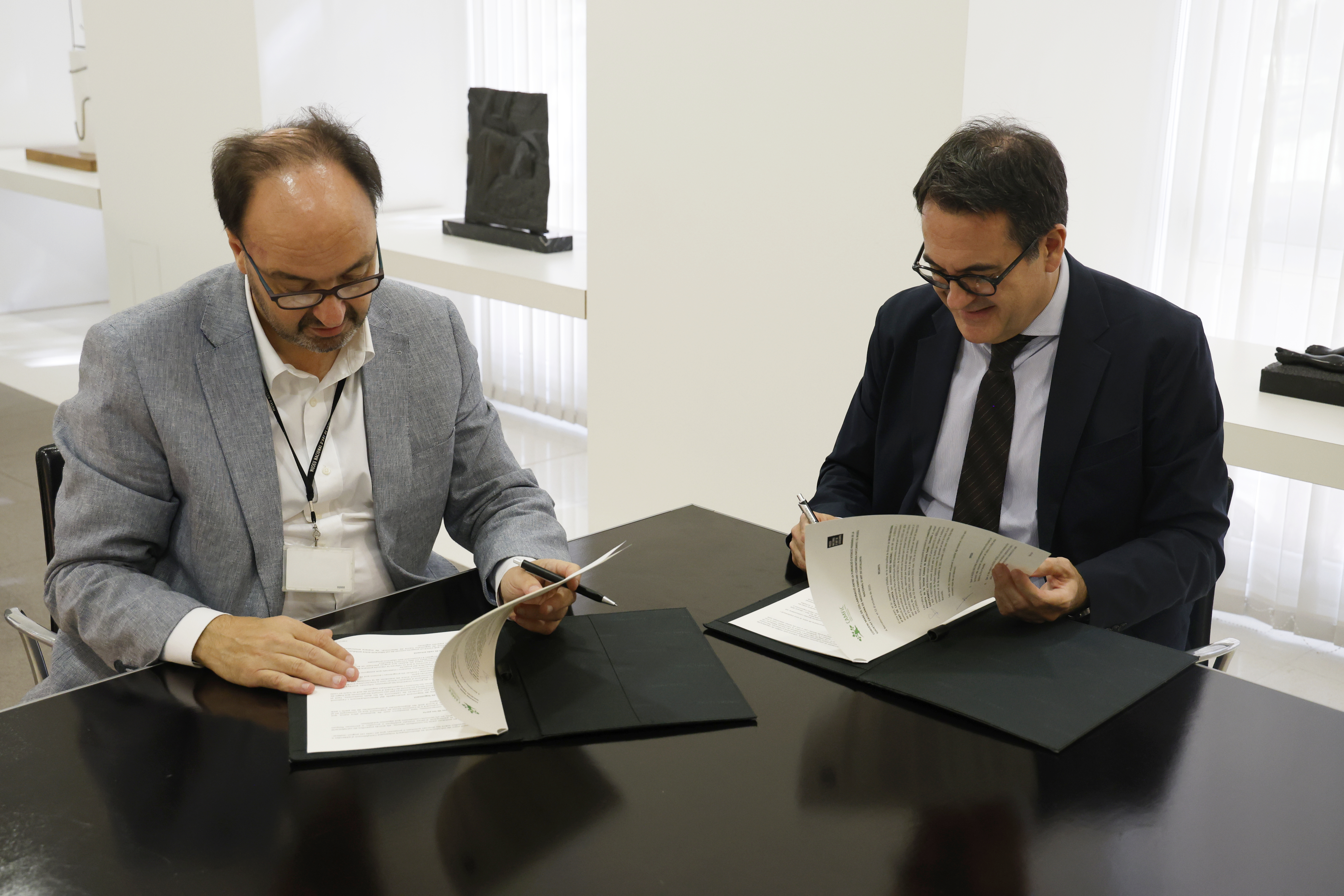 CAMFiC i el Museu Nacional d’Art de Catalunya signen un conveni per impulsar la col·laboració cultural i social