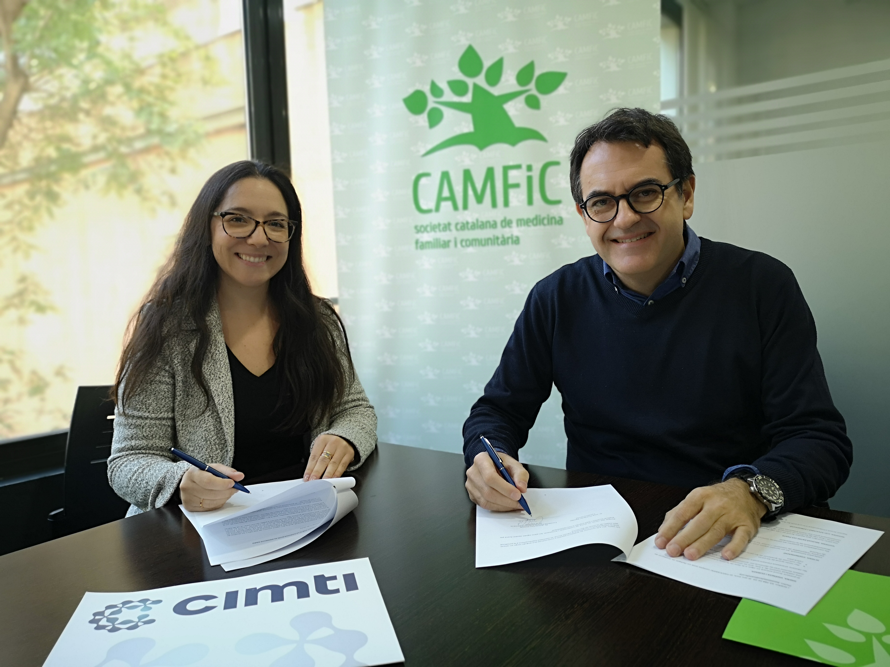 El Dr. Antoni Sisó, president de la CAMFiC i la Sra. Anna Gómez, Directora Executiva del CIMTI